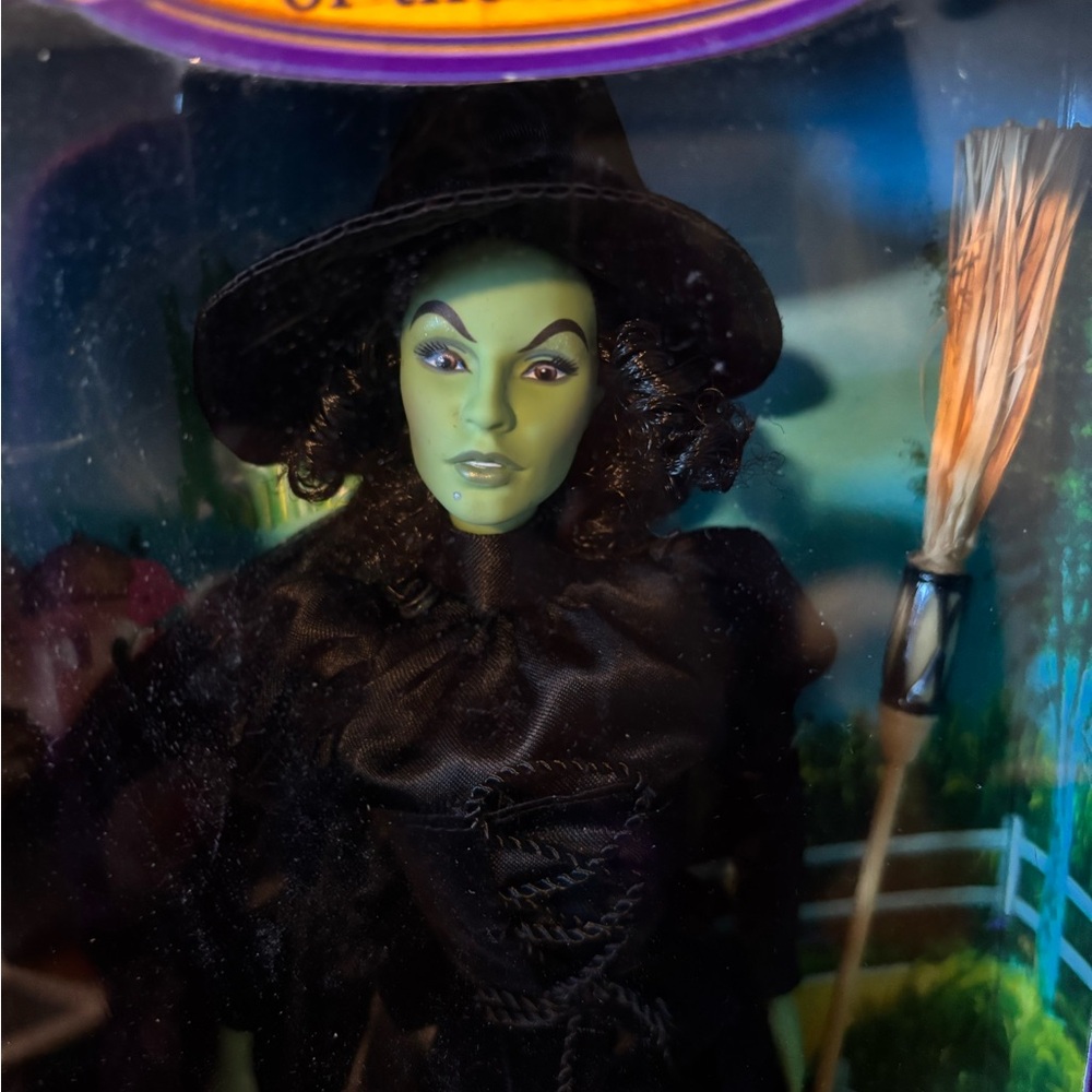 2006 Pink Label Wicked Witch Of The West Barbie from the Wizard of Oz. - Picture 3 of 6